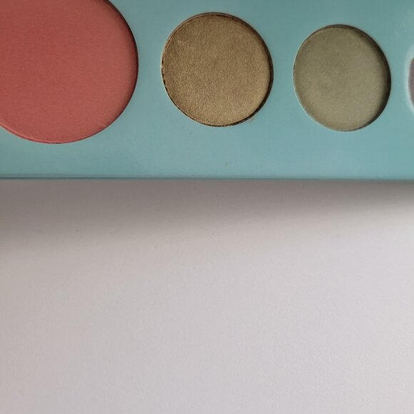 100% Pure Fruit Pigmented MERMAID Palette UNSEALED New SOLD OUT Online - Picture 8 of 10